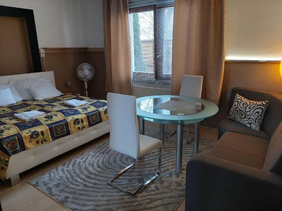 Ujszeged Apartman Экстерьер фото